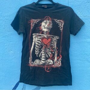 Black Rock Steady skeleton tee, size medium, halloween tshirt, heart & skeleton